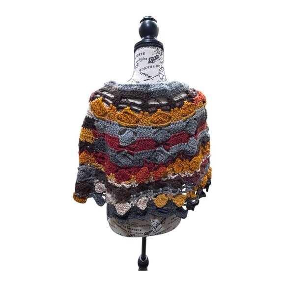 Handmade Crochet Poncho Shawl Shoulder Wrap Scalloped Edge Women One Size Boho - Picture 8 of 9